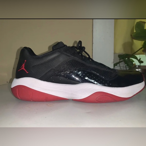 Nike Air Jordan 11 cmft low men’s 11 black/red/ white - Picture 2 of 4